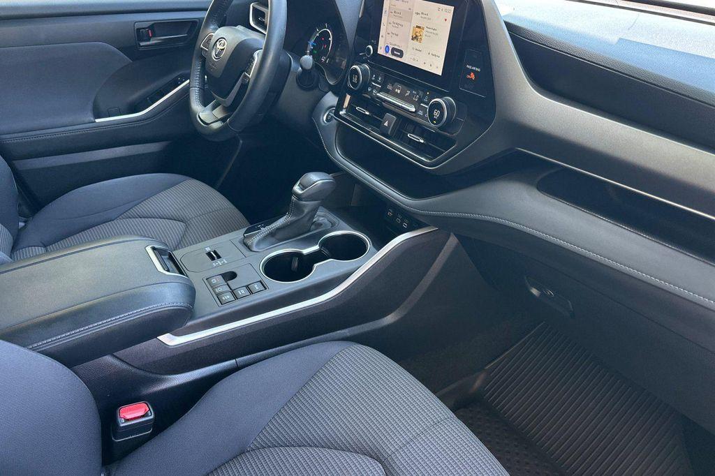 used 2024 Toyota Highlander Hybrid car, priced at $39,795