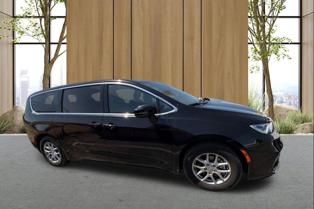 used 2025 Chrysler Pacifica car, priced at $29,651