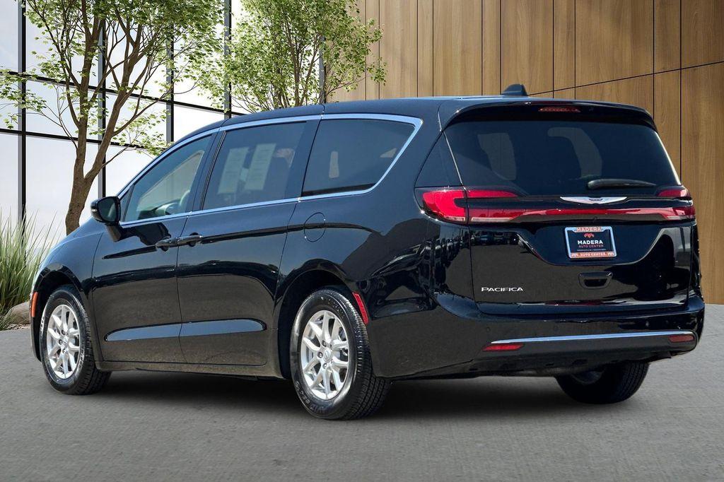 used 2025 Chrysler Pacifica car, priced at $28,395