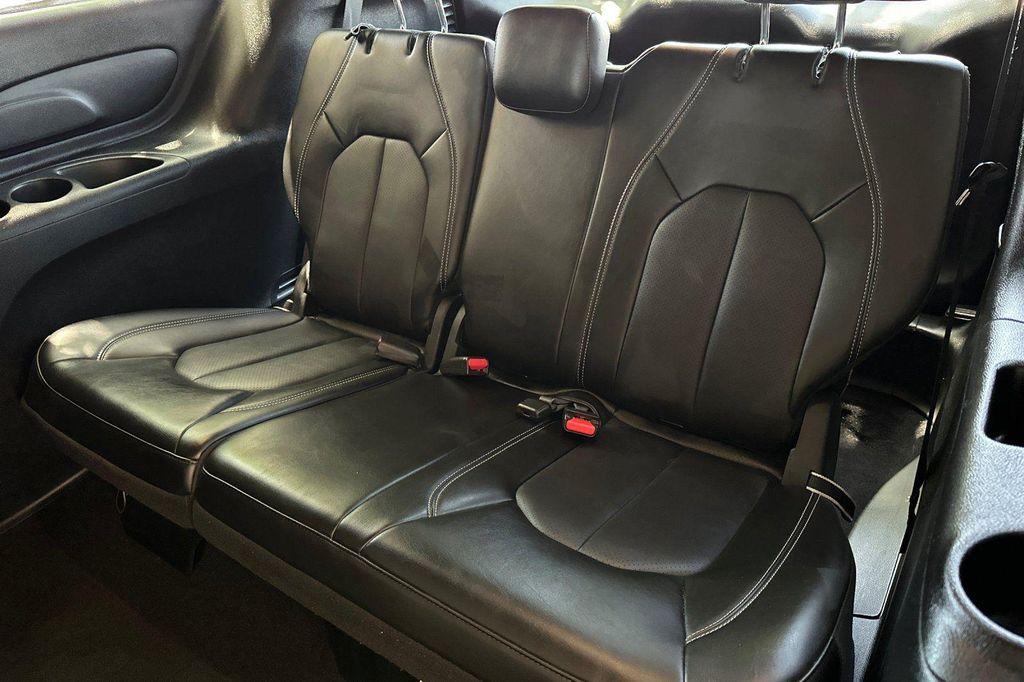 used 2025 Chrysler Pacifica car, priced at $28,395