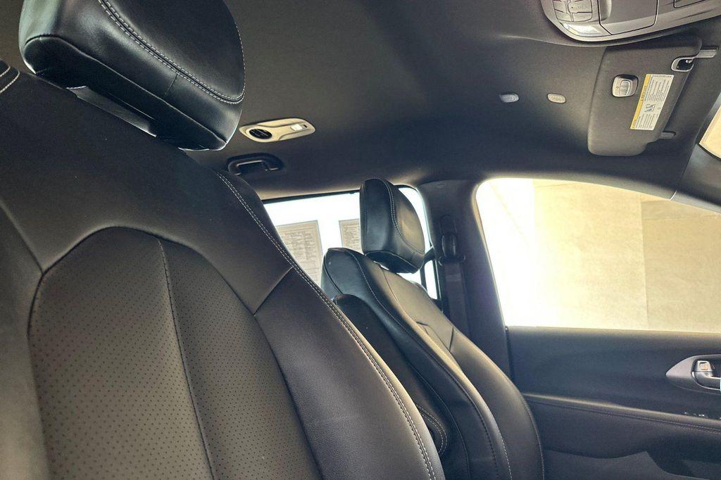 used 2025 Chrysler Pacifica car, priced at $28,395
