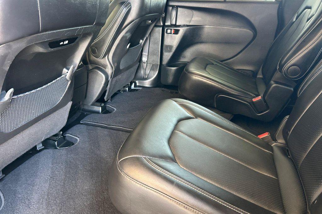 used 2025 Chrysler Pacifica car, priced at $28,395