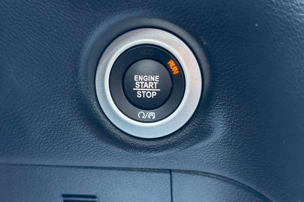 used 2025 Chrysler Pacifica car, priced at $29,651