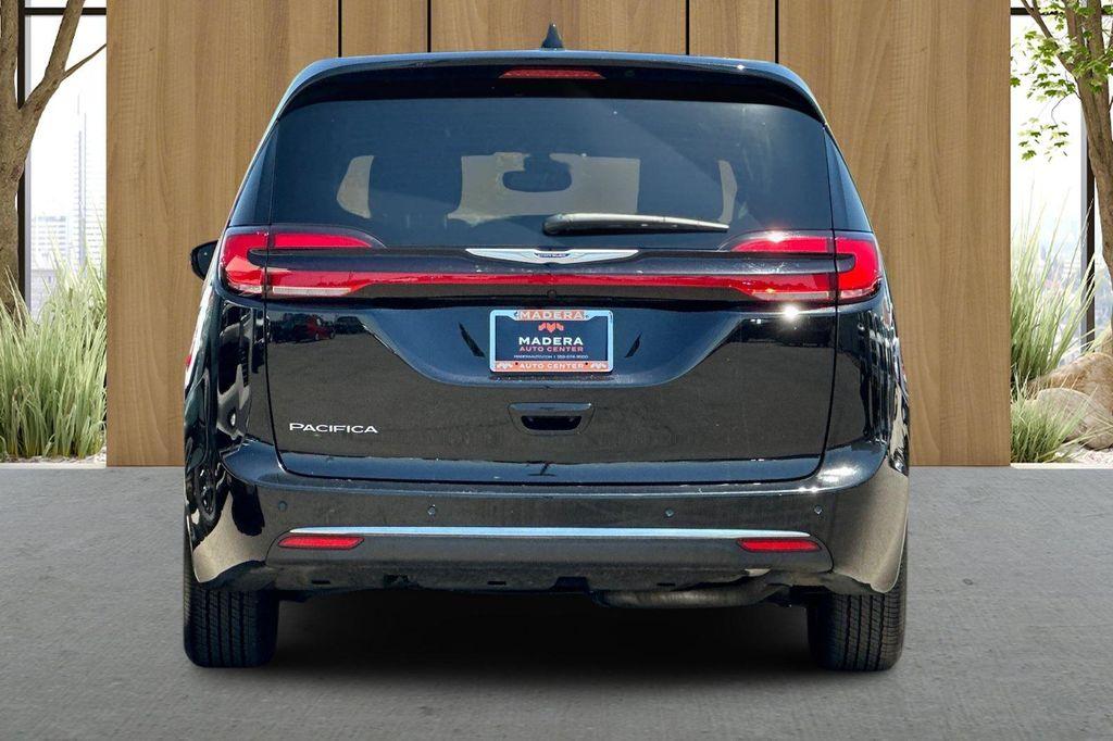 used 2025 Chrysler Pacifica car, priced at $28,395