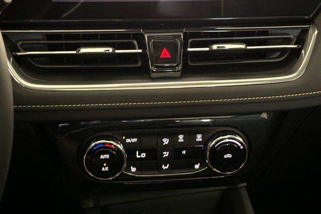 new 2025 Chevrolet TrailBlazer car, priced at $32,075