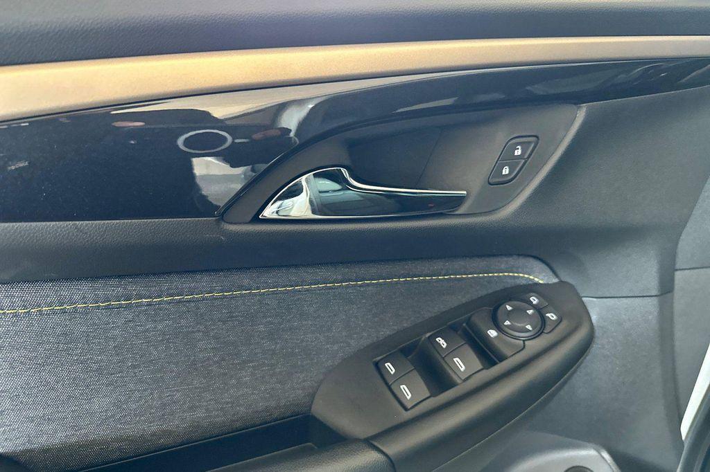 new 2025 Chevrolet TrailBlazer car, priced at $32,075