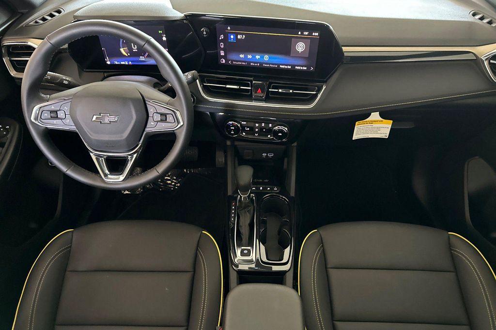 new 2025 Chevrolet TrailBlazer car, priced at $32,075