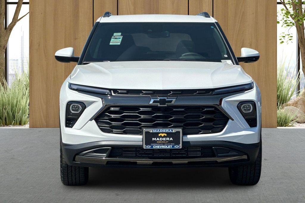 new 2025 Chevrolet TrailBlazer car, priced at $32,075