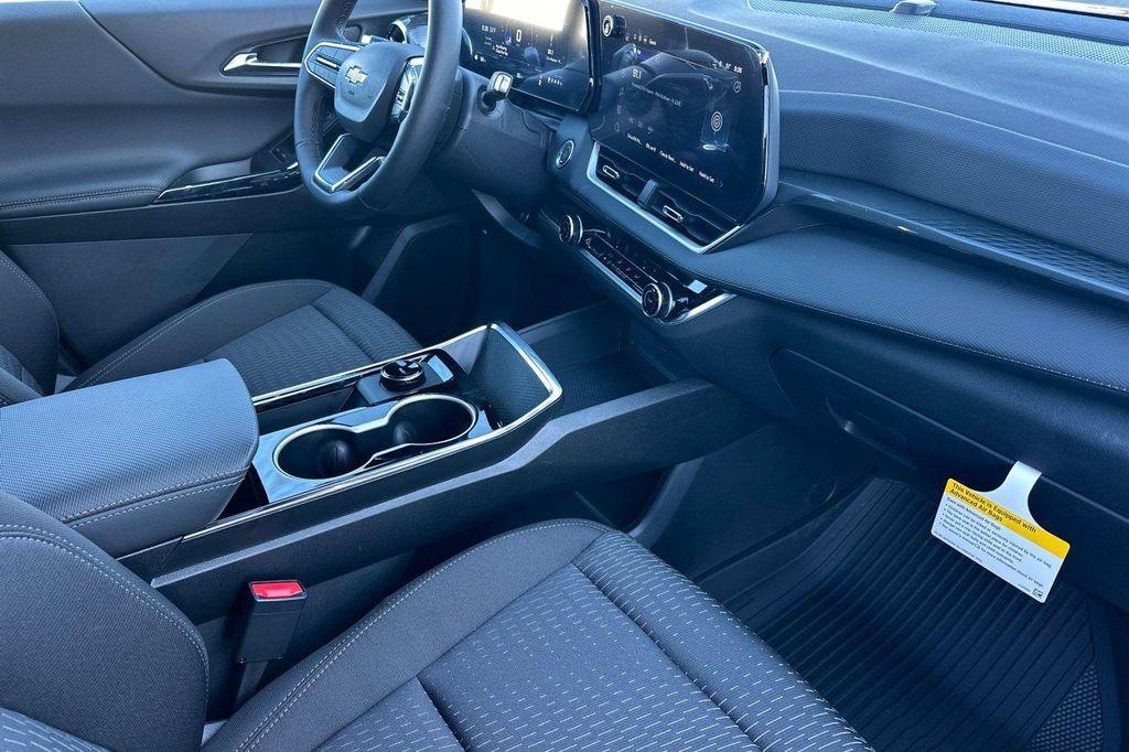 new 2026 Chevrolet Equinox car, priced at $29,815