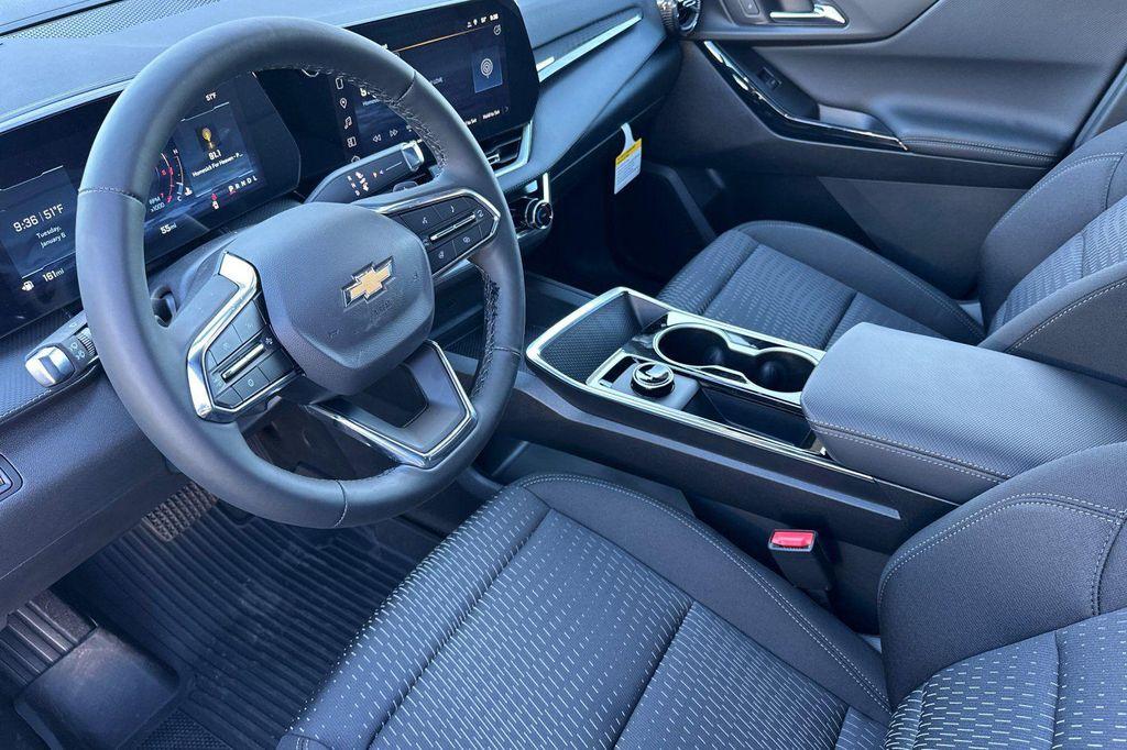 new 2026 Chevrolet Equinox car, priced at $29,815