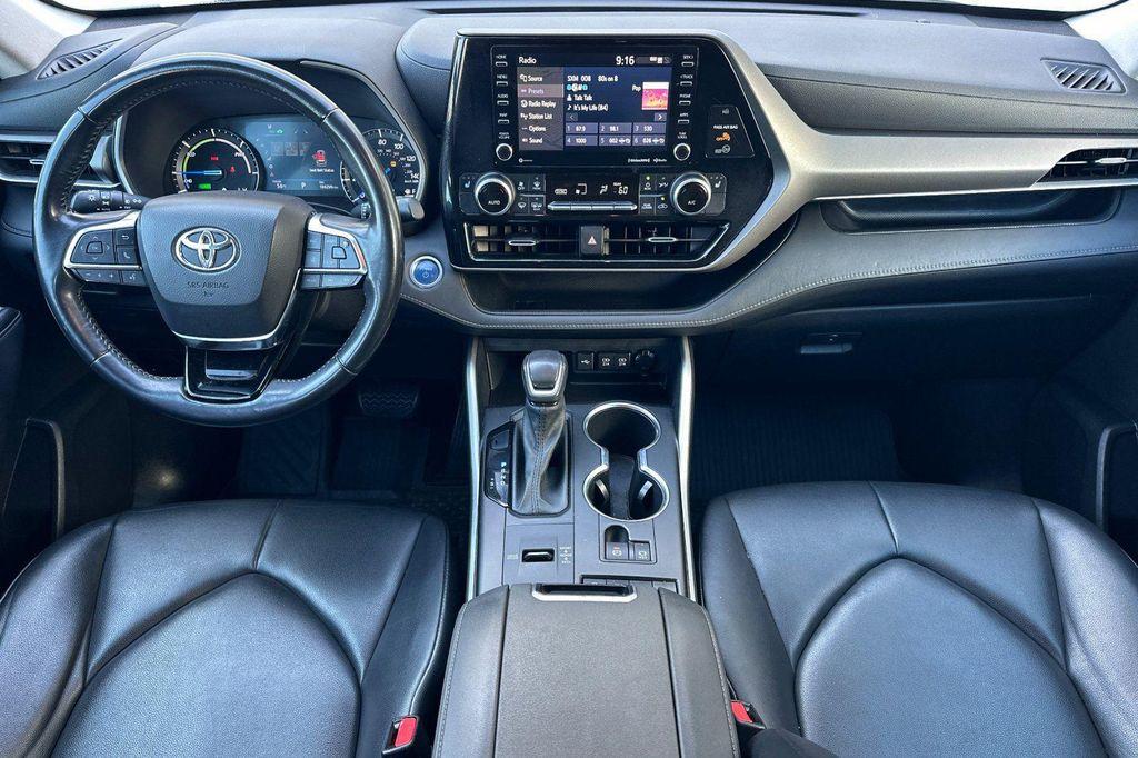 used 2020 Toyota Highlander Hybrid car, priced at $29,395