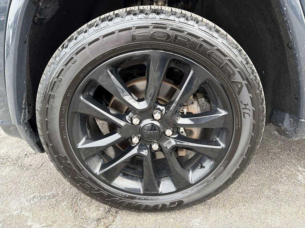 used 2017 Jeep Grand Cherokee car, priced at $10,290