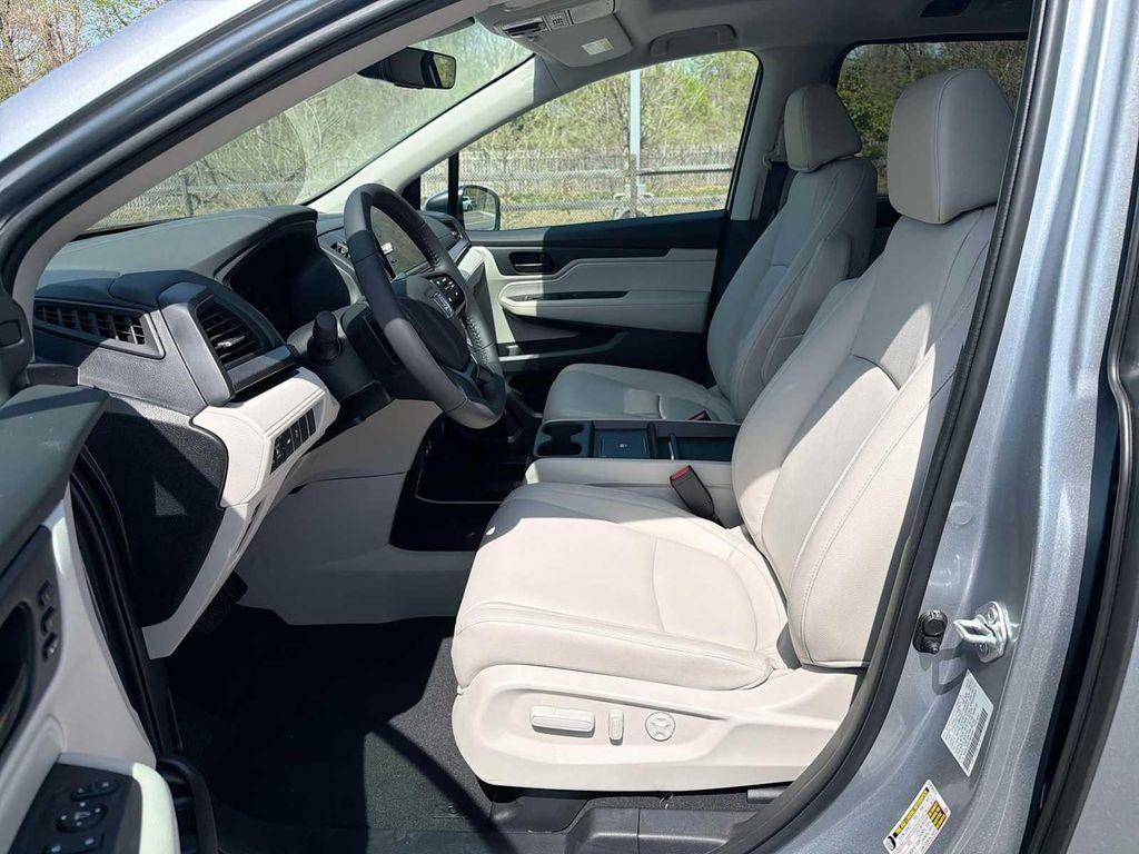 new 2026 Honda Odyssey car, priced at $44,997