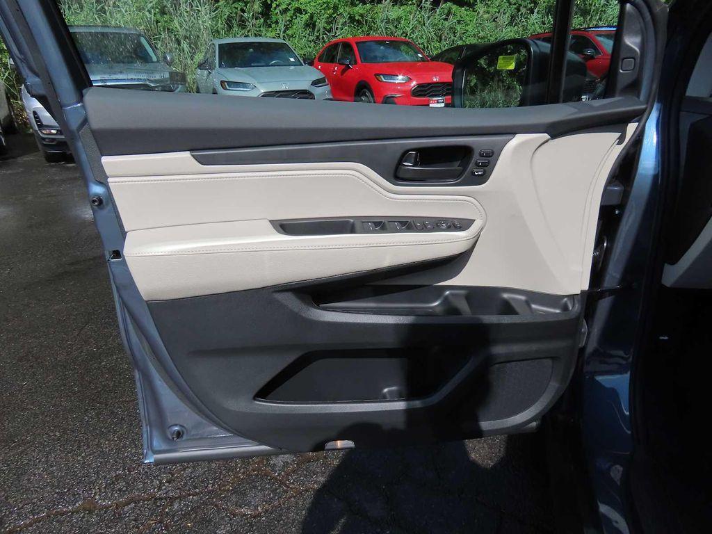 new 2026 Honda Odyssey car, priced at $45,685