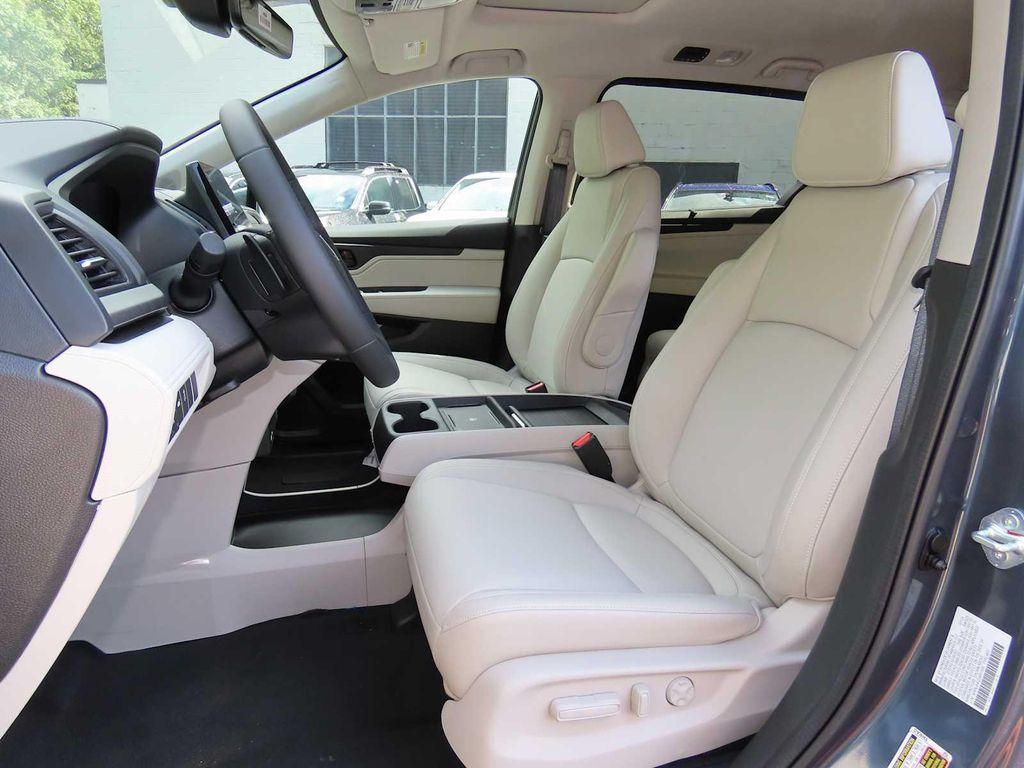new 2026 Honda Odyssey car, priced at $45,685