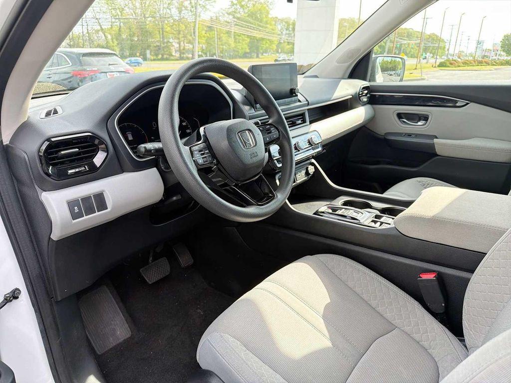 used 2023 Honda Pilot car, priced at $31,989