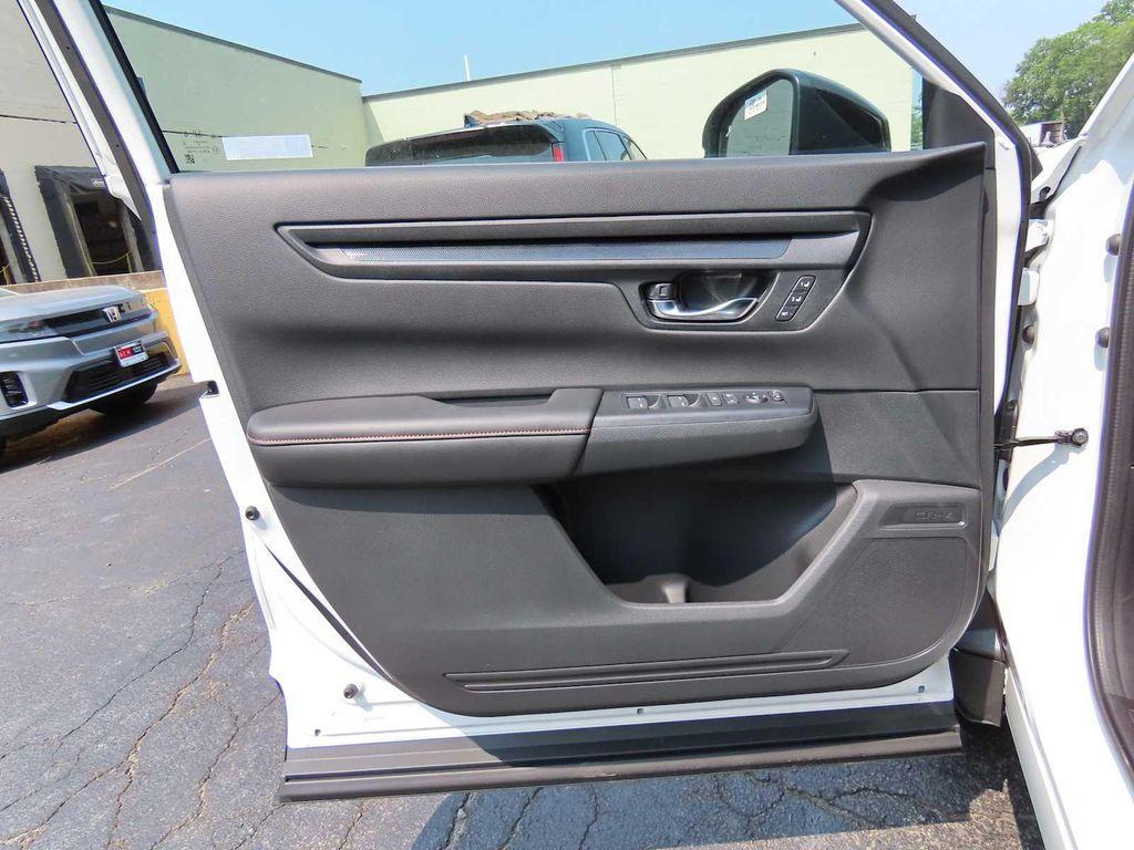 new 2026 Honda CR-V Hybrid car, priced at $40,108