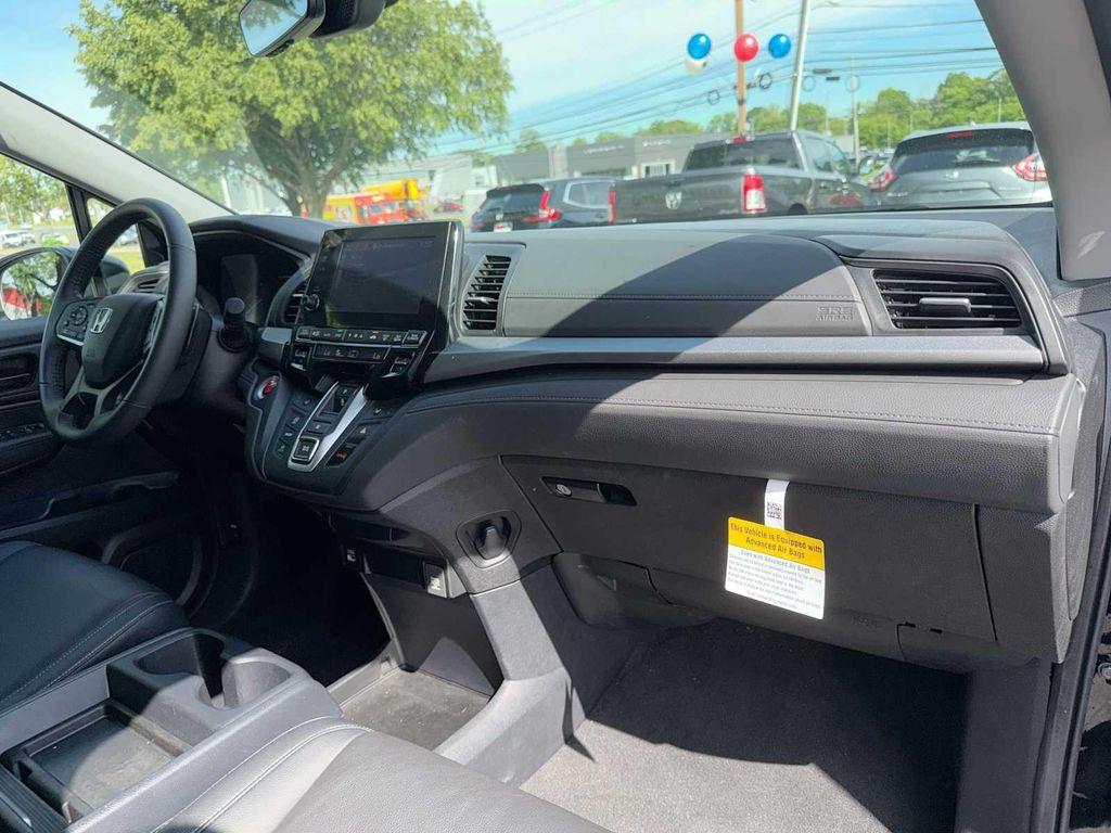 used 2024 Honda Odyssey car, priced at $35,289