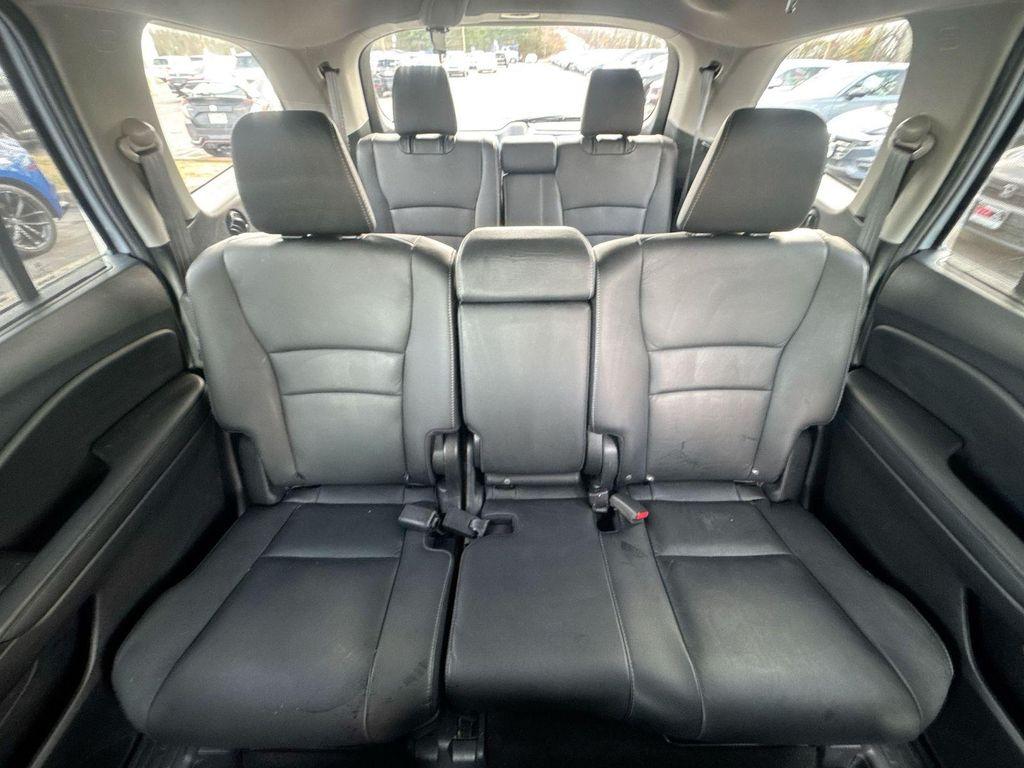 used 2022 Honda Pilot car, priced at $27,990