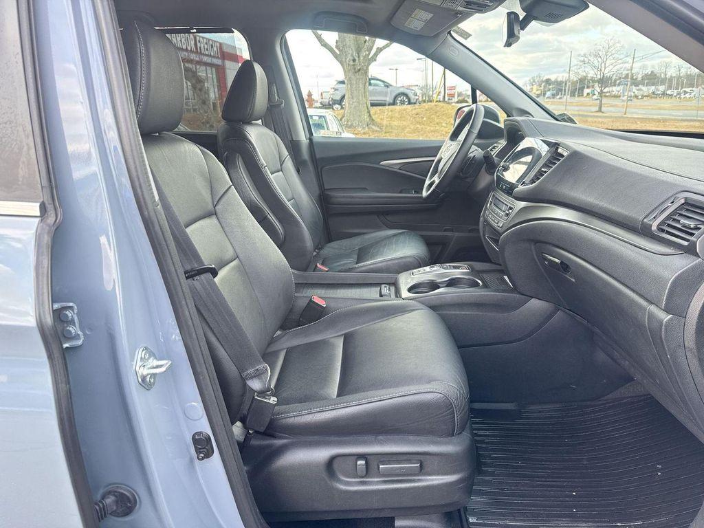 used 2022 Honda Pilot car, priced at $27,990
