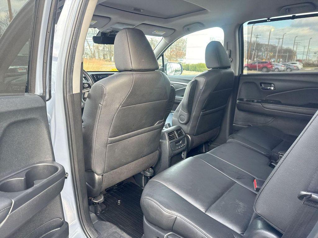 used 2022 Honda Pilot car, priced at $27,990