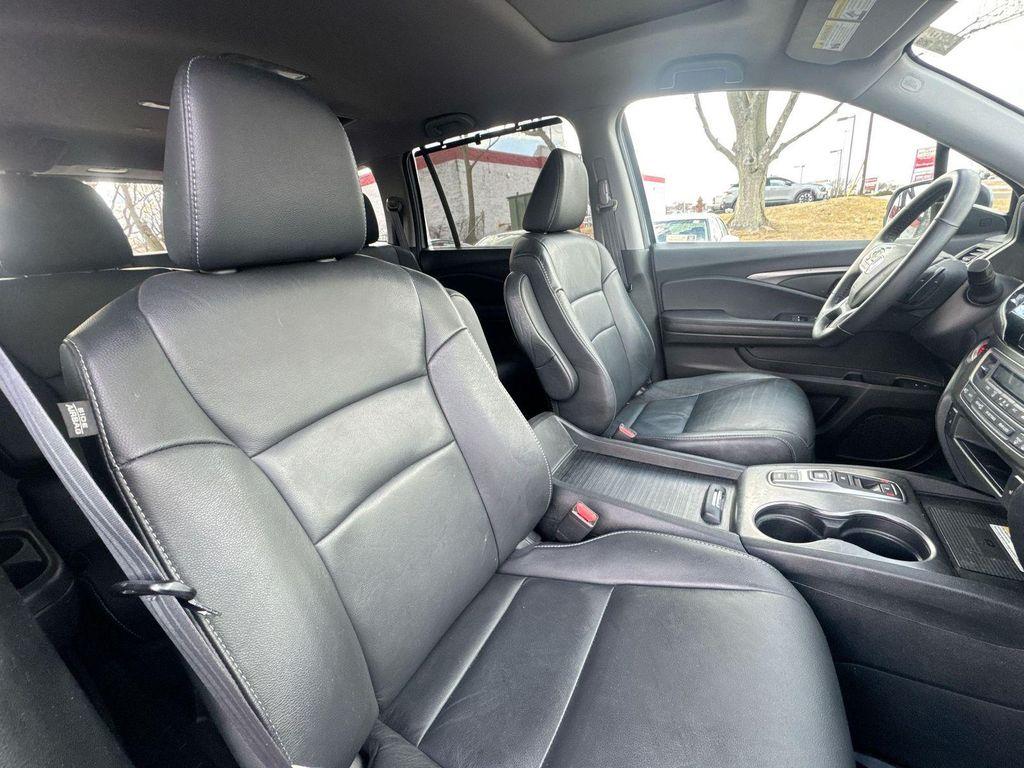 used 2022 Honda Pilot car, priced at $27,990