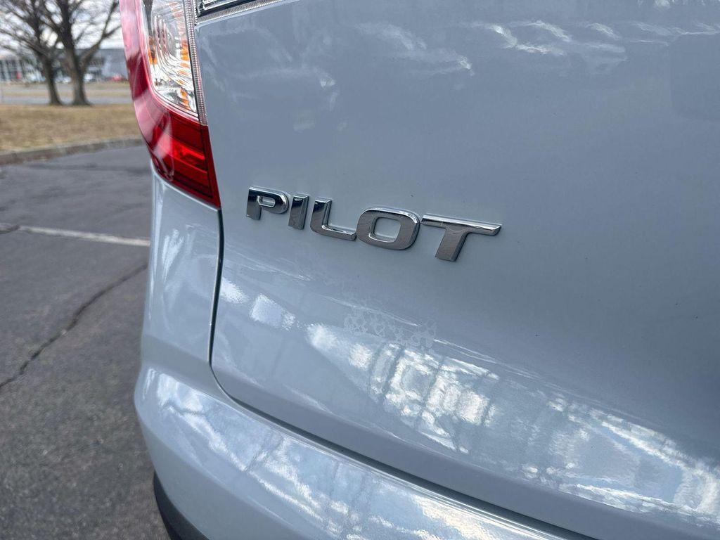 used 2022 Honda Pilot car, priced at $27,990