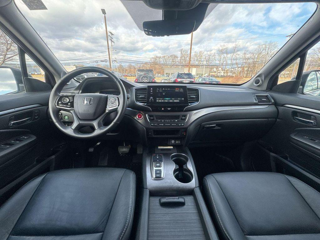 used 2022 Honda Pilot car, priced at $27,990