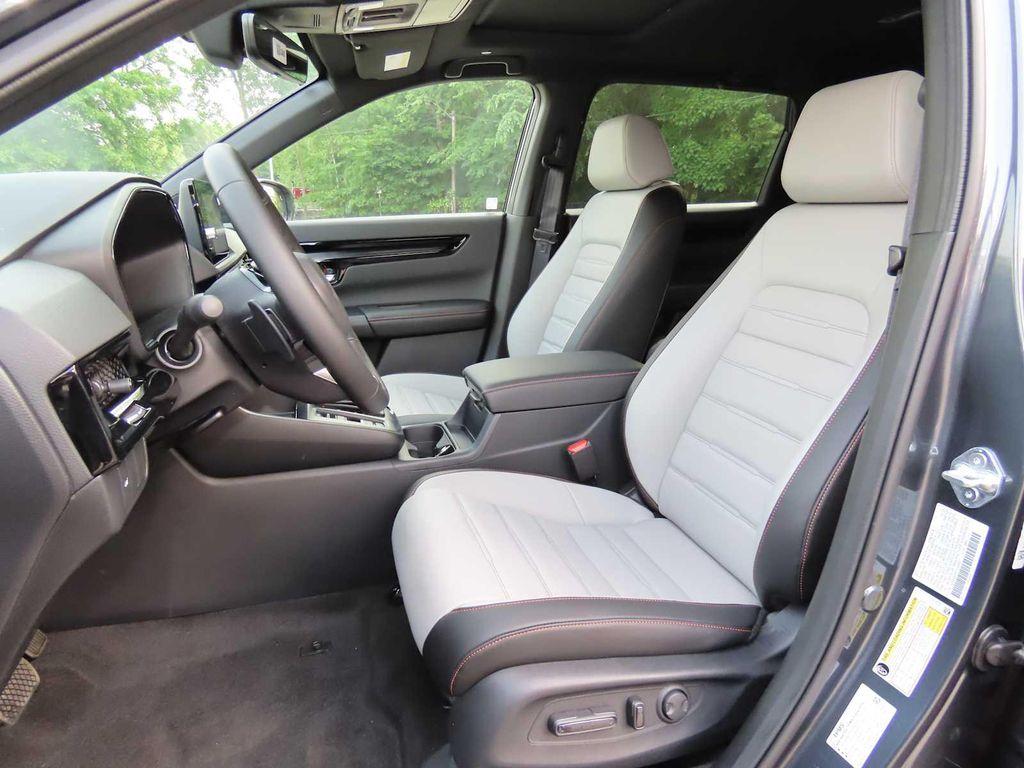 new 2026 Honda CR-V Hybrid car, priced at $43,976