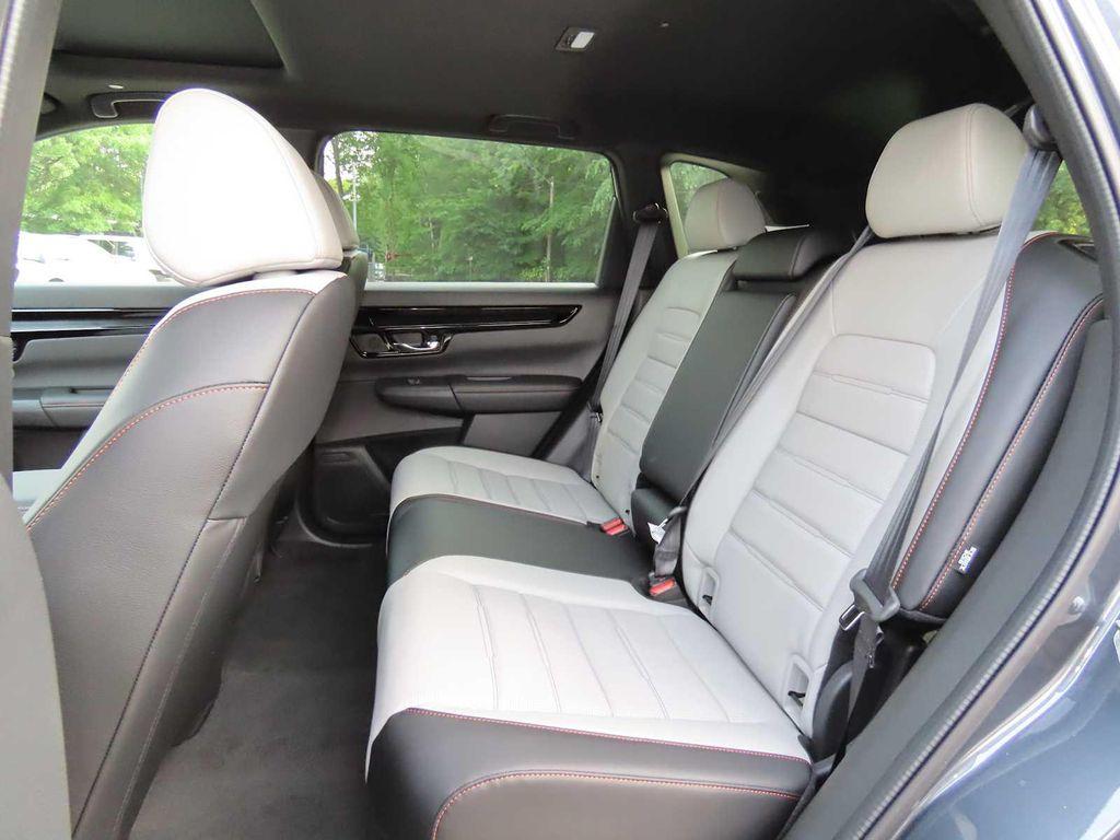 new 2026 Honda CR-V Hybrid car, priced at $43,976