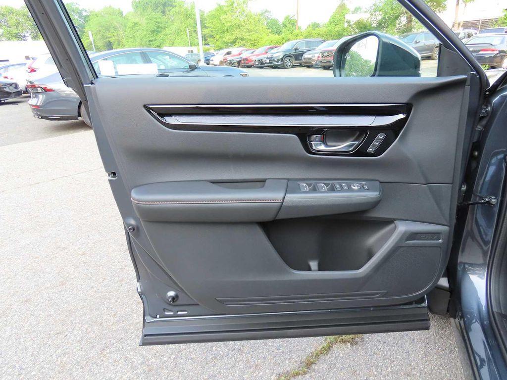 new 2026 Honda CR-V Hybrid car, priced at $43,976
