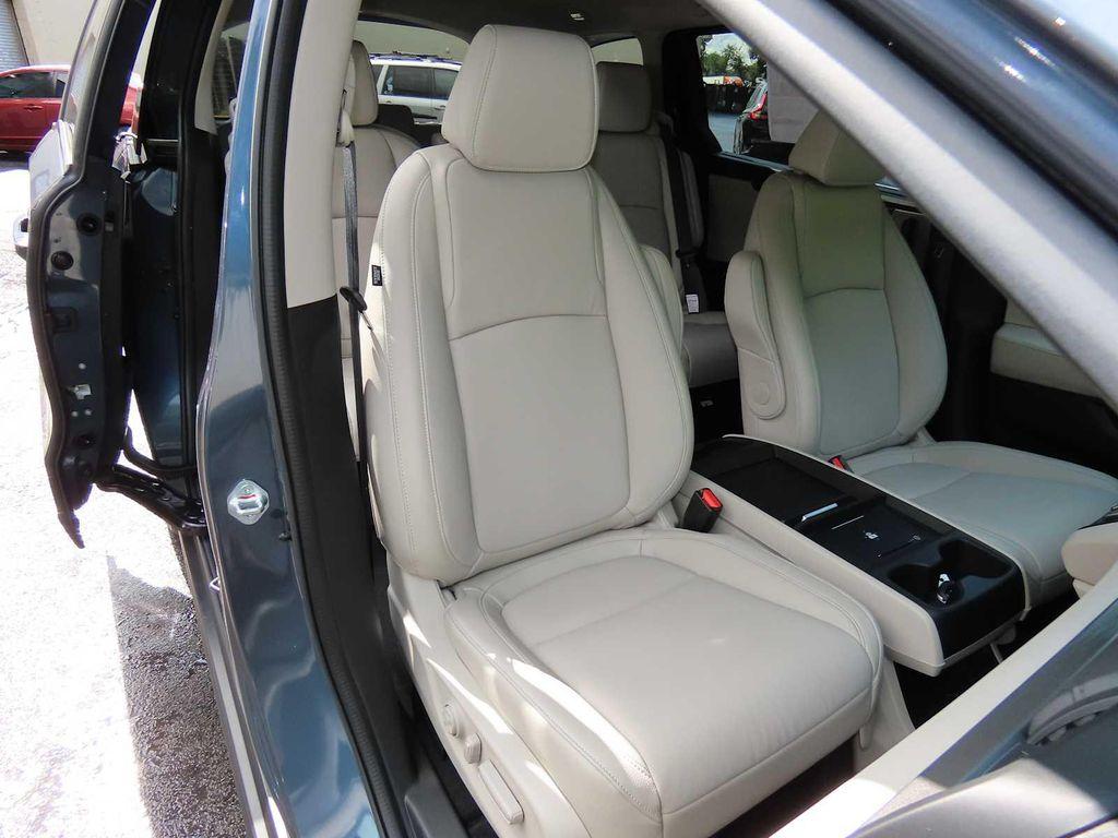 new 2026 Honda Odyssey car, priced at $42,999