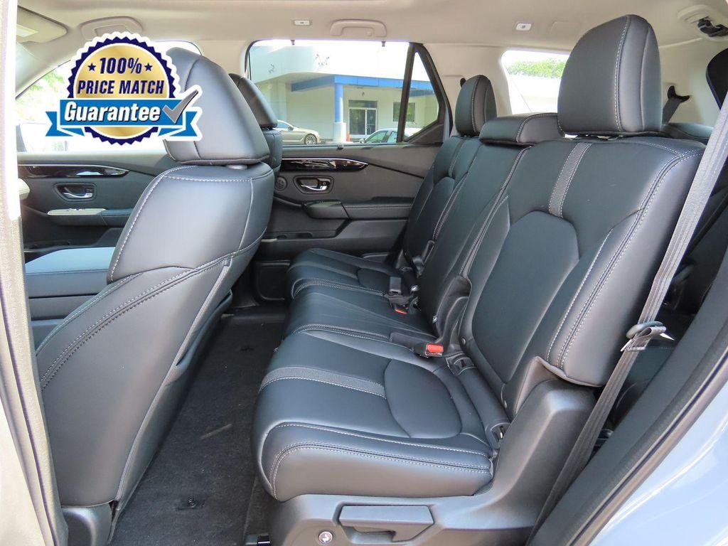 new 2025 Honda Pilot car, priced at $45,750