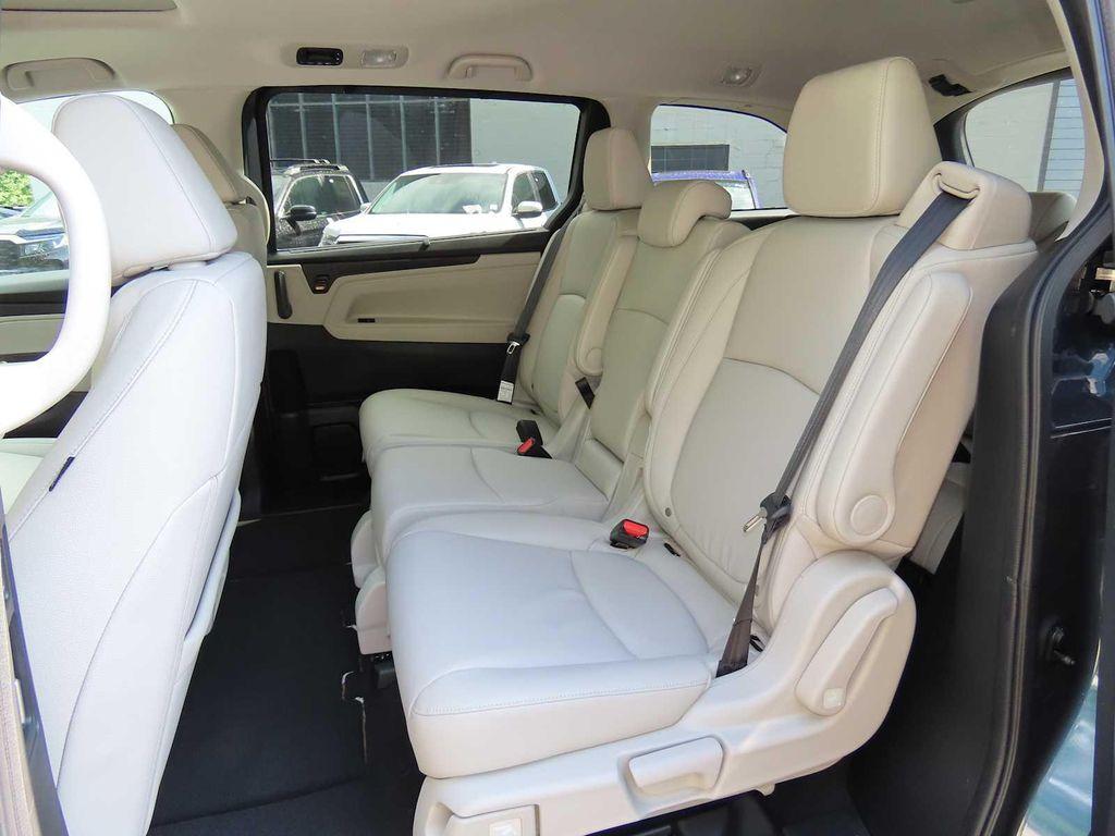 new 2026 Honda Odyssey car, priced at $43,998
