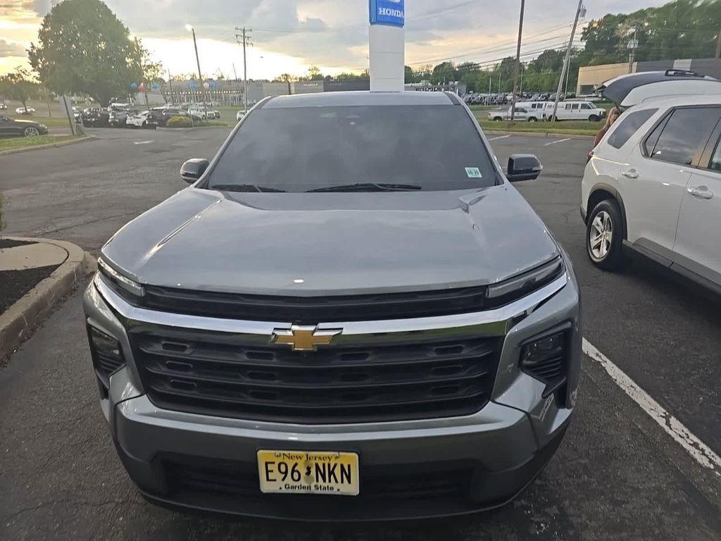 used 2024 Chevrolet Traverse car
