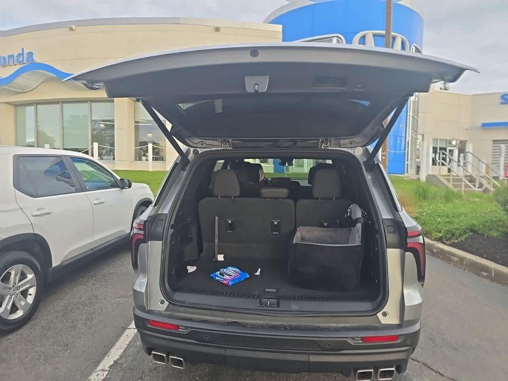 used 2024 Chevrolet Traverse car