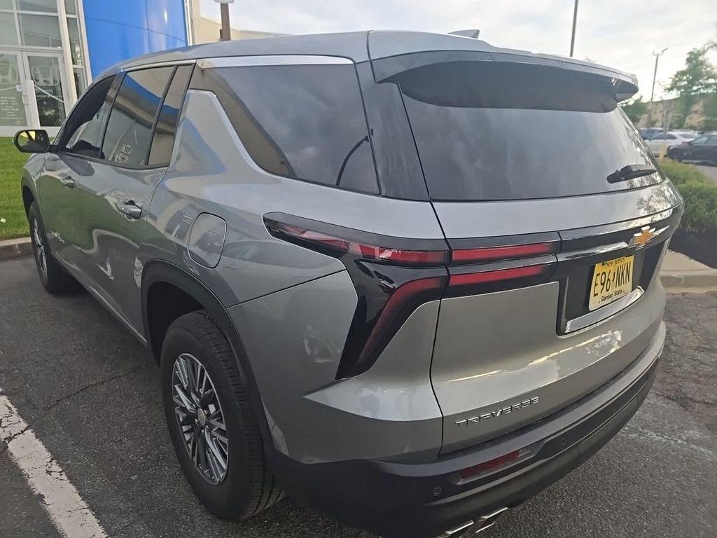 used 2024 Chevrolet Traverse car