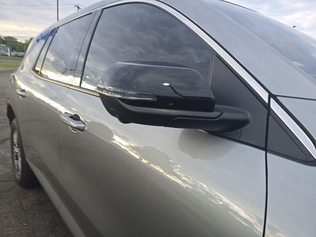 used 2024 Chevrolet Traverse car