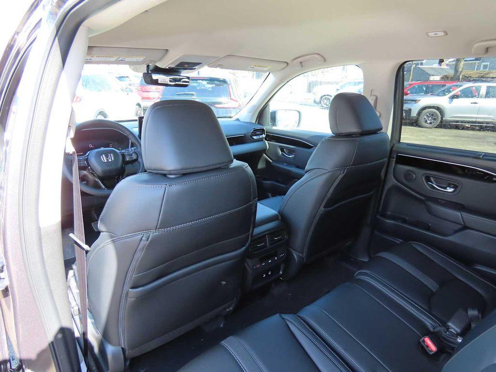 new 2026 Honda Pilot car, priced at $48,090