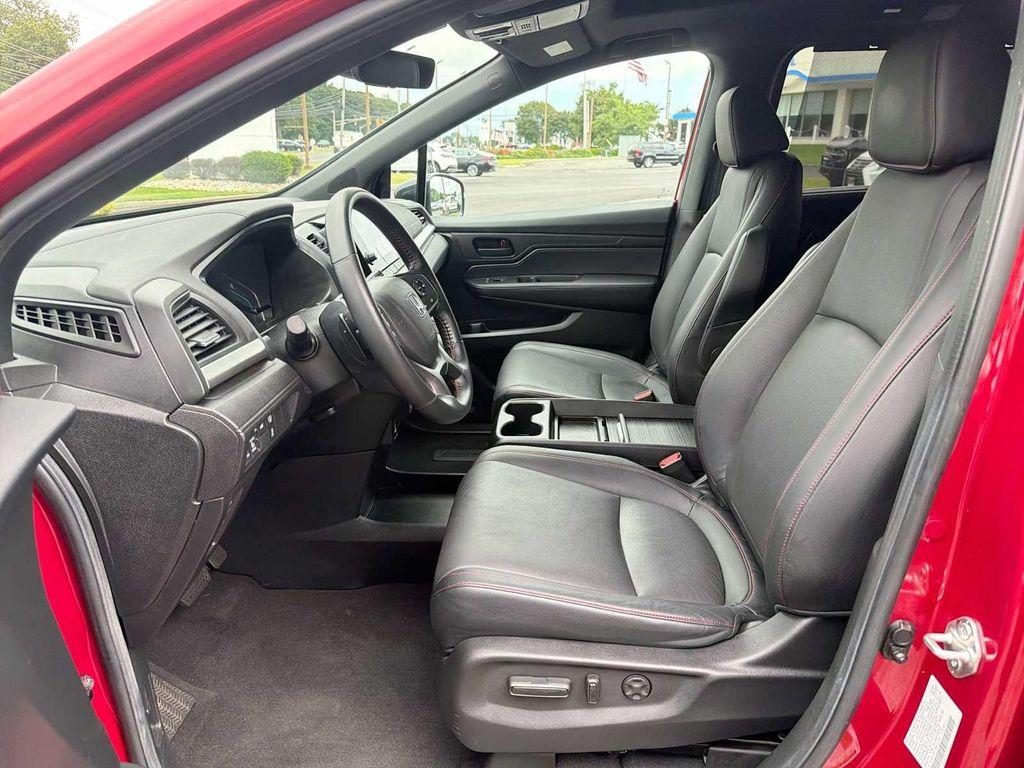used 2024 Honda Odyssey car, priced at $35,389