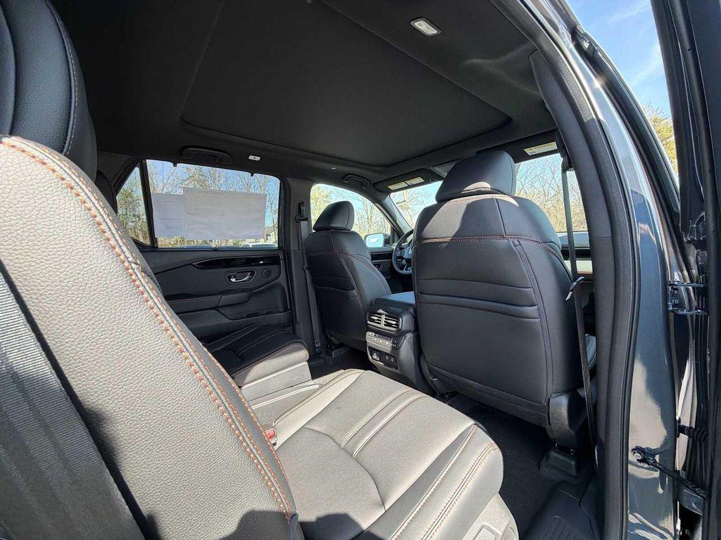 new 2026 Honda Pilot car, priced at $51,890