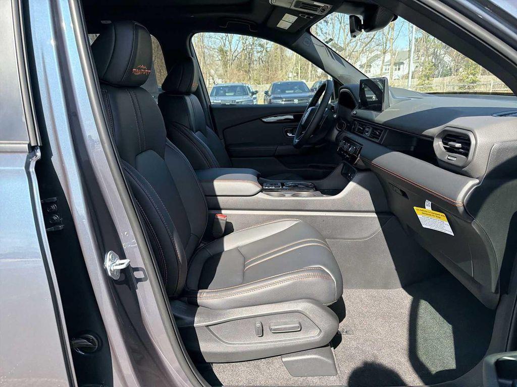 new 2026 Honda Pilot car, priced at $51,890