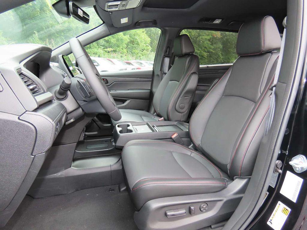 new 2026 Honda Odyssey car, priced at $45,596