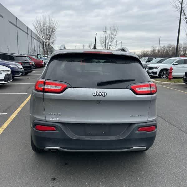 used 2015 Jeep Cherokee car, priced at $10,490