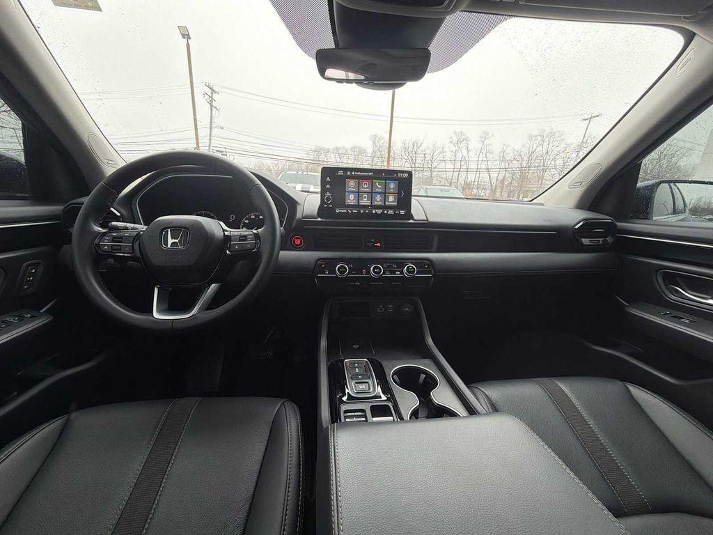 used 2025 Honda Pilot car, priced at $44,190