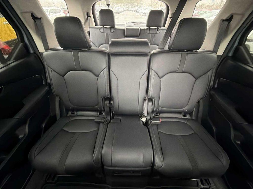 used 2025 Honda Pilot car, priced at $44,190