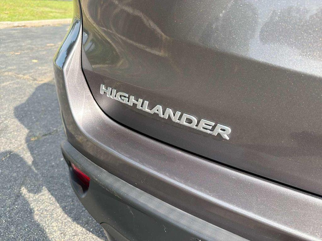 used 2015 Toyota Highlander car, priced at $19,489