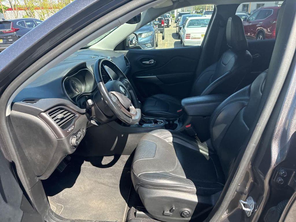used 2019 Jeep Cherokee car, priced at $18,988