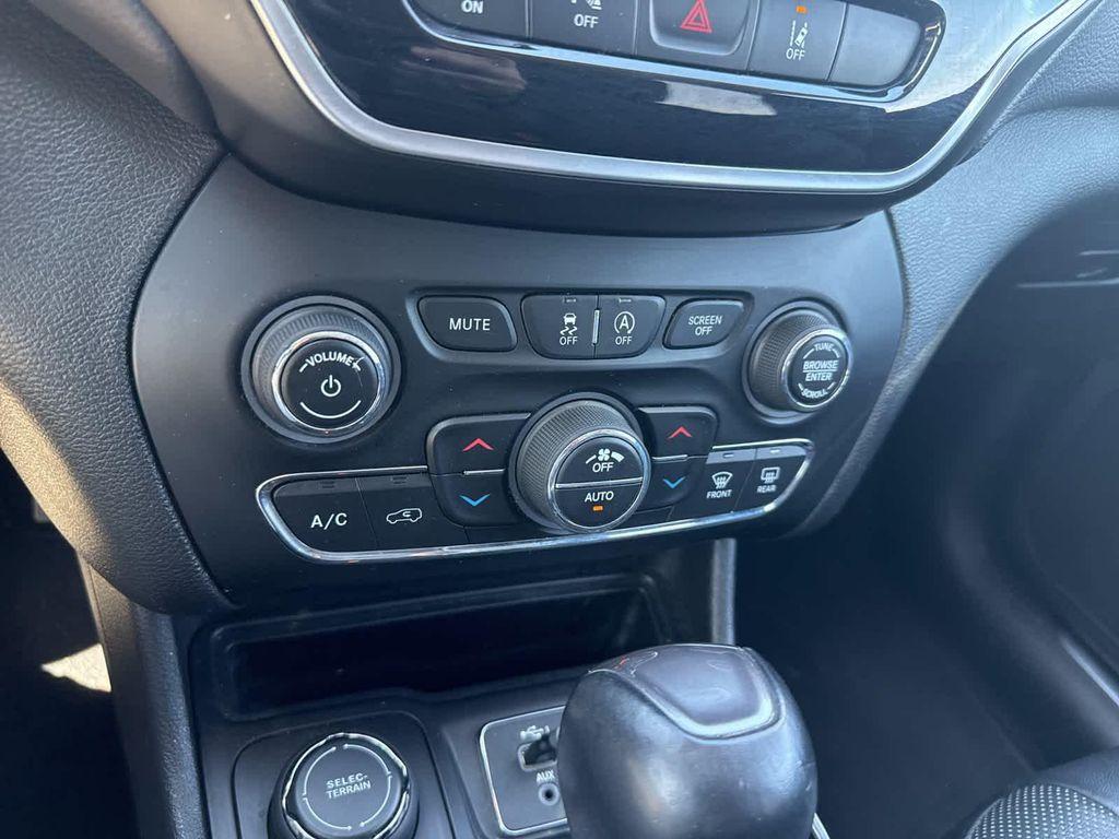 used 2019 Jeep Cherokee car, priced at $18,988