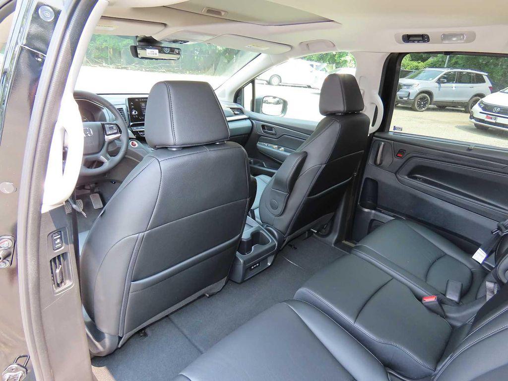 new 2026 Honda Odyssey car, priced at $42,999